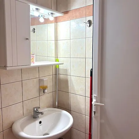 Athina Gia Apartment *