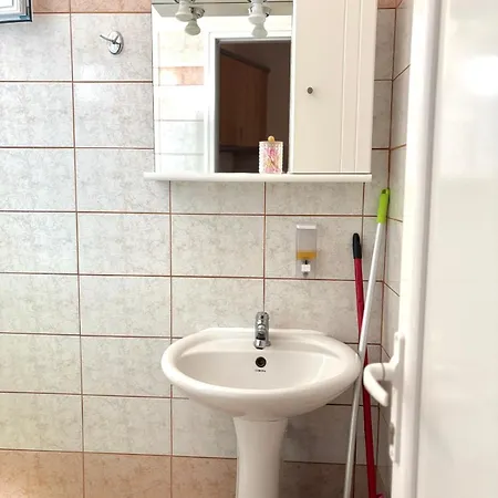 Athina Gia Apartment *