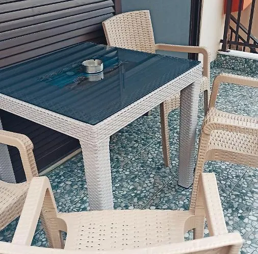 Athina Gia Apartament *