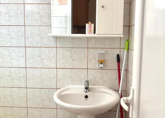 Athina Gia Apartament *